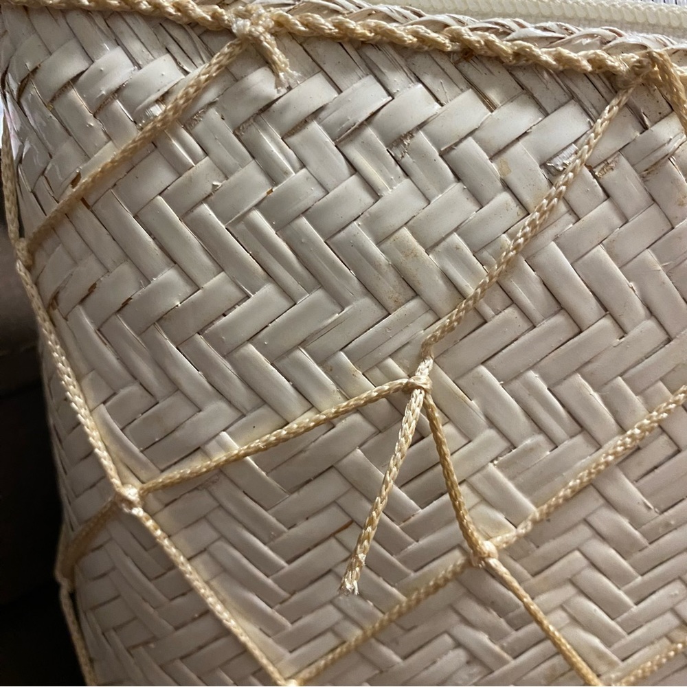 Exclusively For Valerie Vintage Straw Cream Tassel Purse - Picture 2 of 6
